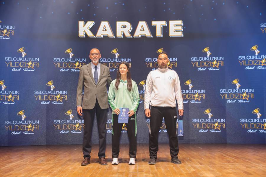 Selçuklu’nun başarısı salona sığmadı 24